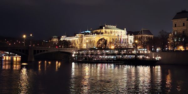 Poděkování při příležitosti prodaných 2000 kusů strojů Wielton Agro